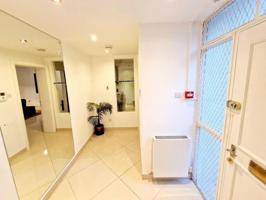 Modern Hyde Park Home With Private Entrance & Private Back Patio Near Bayswater & Paddington Stations London Exteriör bild